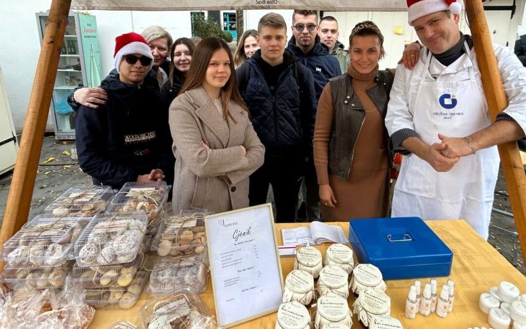 Učenici na “Božićnom kantunu”